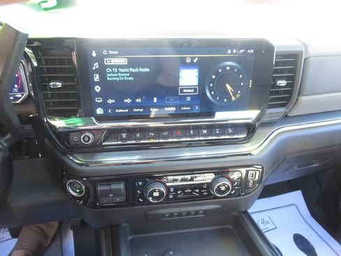 Used 2025 Chevrolet Silverado 2500 ZR2 w/ Technology Package AWD/4WD image 35