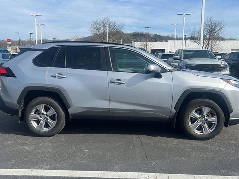 Used 2023 Toyota RAV4 XLE w/ Convenience Package image 4