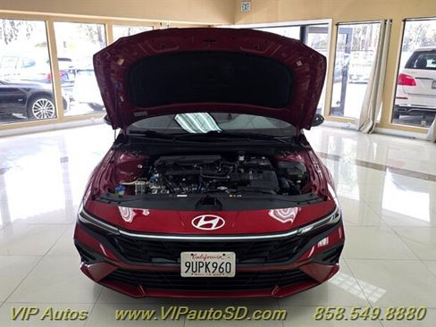 Used 2025 Hyundai Elantra Sport FWD image 9