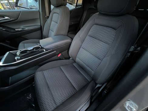 Used 2025 Chevrolet Equinox LT image 36