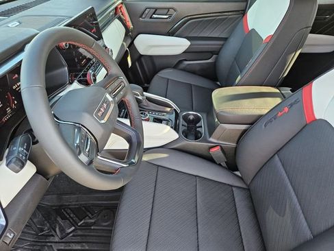 New 2026 GMC Canyon AT4X image 10
