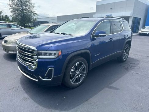 Used 2023 GMC Acadia SLT w/ Technology Package FWD image 4