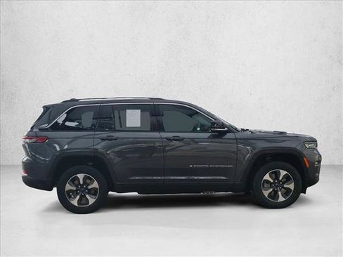 Used 2024 Jeep Grand Cherokee Limited 4xe w/ Luxury Tech Group II AWD/4WD image 4