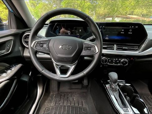 Used 2025 Chevrolet Trax ACTIV w/ Driver Confidence Package FWD image 8