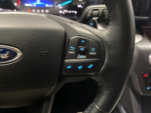Used 2020 Ford Explorer XLT w/ Equipment Group 202A AWD/4WD image 7
