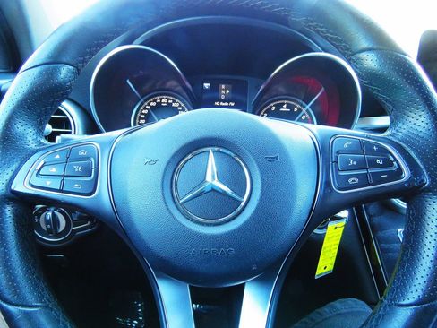 Used 2017 Mercedes-Benz GLC 300 image 22