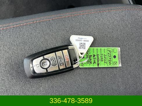 Used 2025 Ford Expedition Active RWD image 32