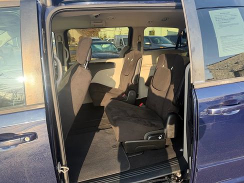 Used 2013 Dodge Grand Caravan SXT image 29