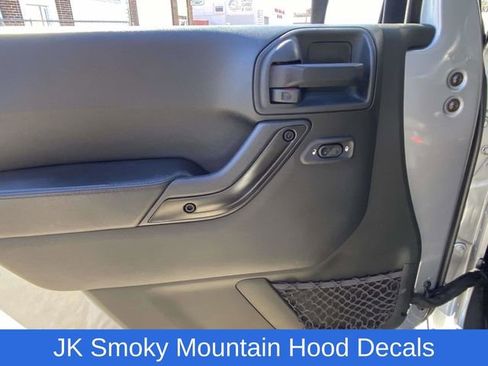 Used 2017 Jeep Wrangler Unlimited Sahara image 15