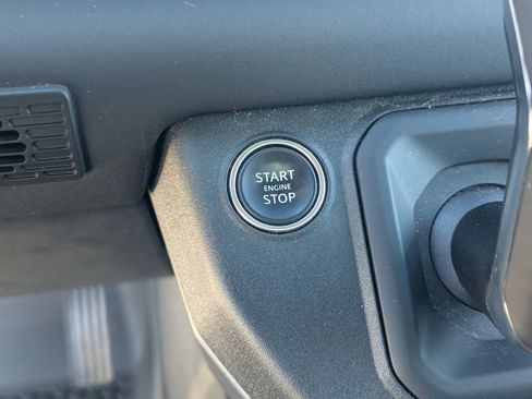 Used 2024 Land Rover Defender 90 X-Dynamic SE image 20