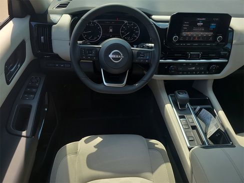 New 2025 Nissan Pathfinder SV w/ Black Appearance Package image 11