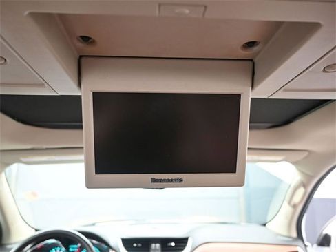 Used 2017 Chevrolet Traverse LT image 29