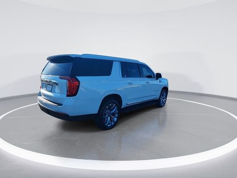 Used 2021 GMC Yukon XL SLT w/ SLT Premium Package AWD/4WD image 8