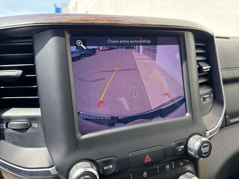 Used 2020 RAM 1500 Laramie AWD/4WD image 17