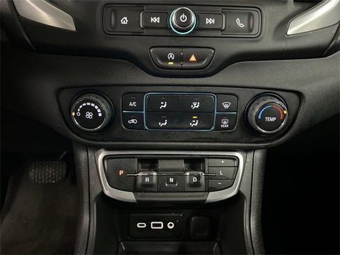 Certified 2024 GMC Terrain SLE image 17