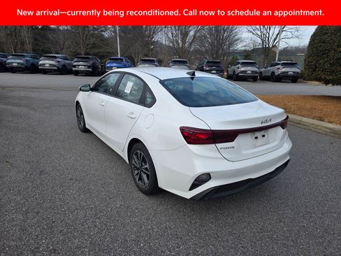 Used 2024 Kia Forte LXS image 3