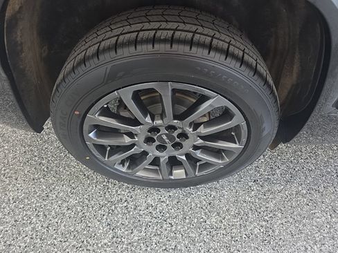 Used 2023 GMC Acadia Denali w/ Black Diamond Edition FWD image 13