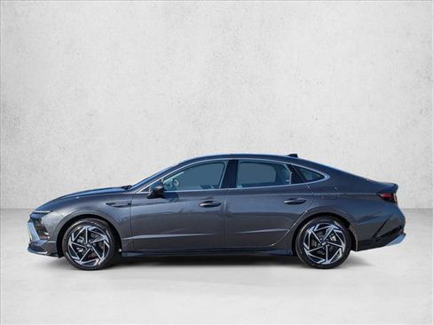 Used 2024 Hyundai Sonata SEL w/ Convenience Package FWD image 9