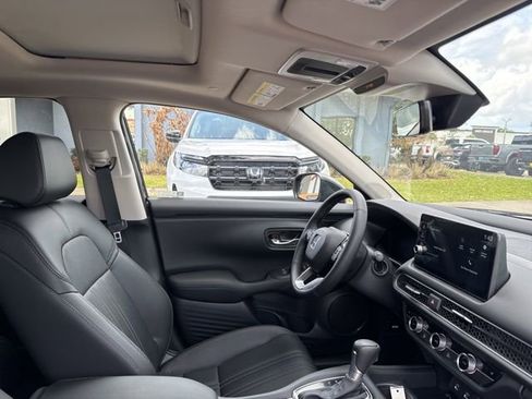 Used 2026 Honda HR-V EX-L image 11