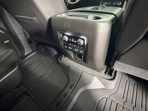 Used 2021 GMC Yukon Denali w/ Denali Premium Package AWD/4WD image 36
