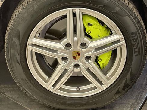 Used 2016 Porsche Cayenne S image 14