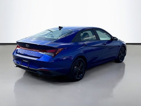Used 2023 Hyundai Elantra SEL FWD image 7