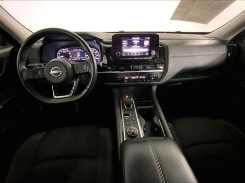 Used 2025 Nissan Pathfinder SV AWD/4WD image 15