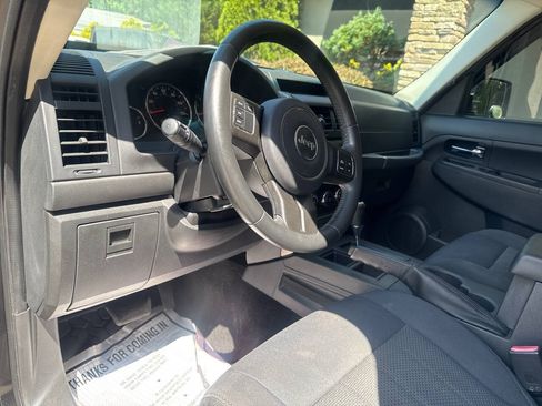 Used 2012 Jeep Liberty Sport w/ Popular Equipment Group RWD image 10