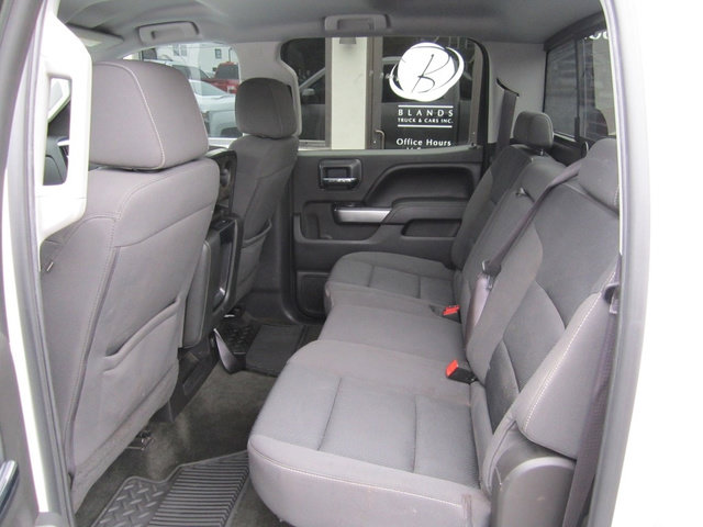 Used 2017 Chevrolet Silverado 1500 LT w/ All Star Edition AWD/4WD image 9