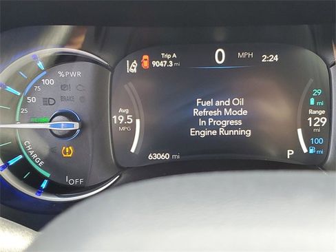 Used 2024 Chrysler Pacifica Select image 17