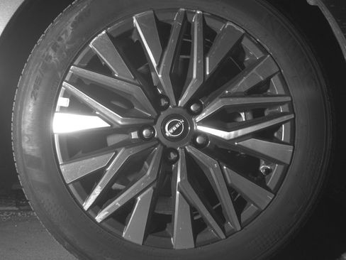 Used 2025 Nissan Altima 2.5 SV image 13