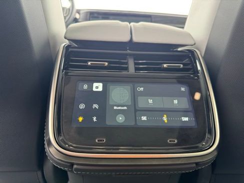 Used 2023 Rivian R1S Launch Edition AWD/4WD image 22
