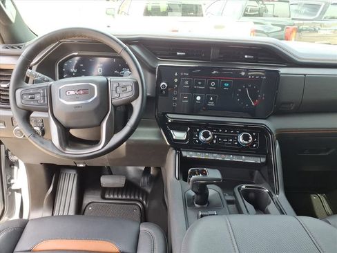 Used 2025 GMC Sierra 1500 AT4 w/ AT4 Premium Package AWD/4WD image 21
