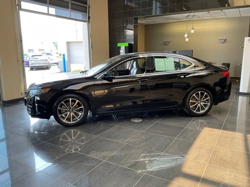 Certified 2017 Acura TLX V6 w/ Technology Package FWD image 4