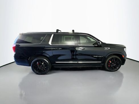 Used 2021 GMC Yukon XL Denali AWD/4WD image 8