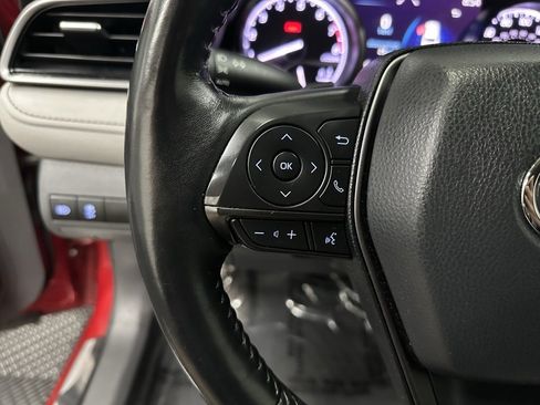 Used 2021 Toyota Camry SE w/ Cold Weather Package image 17