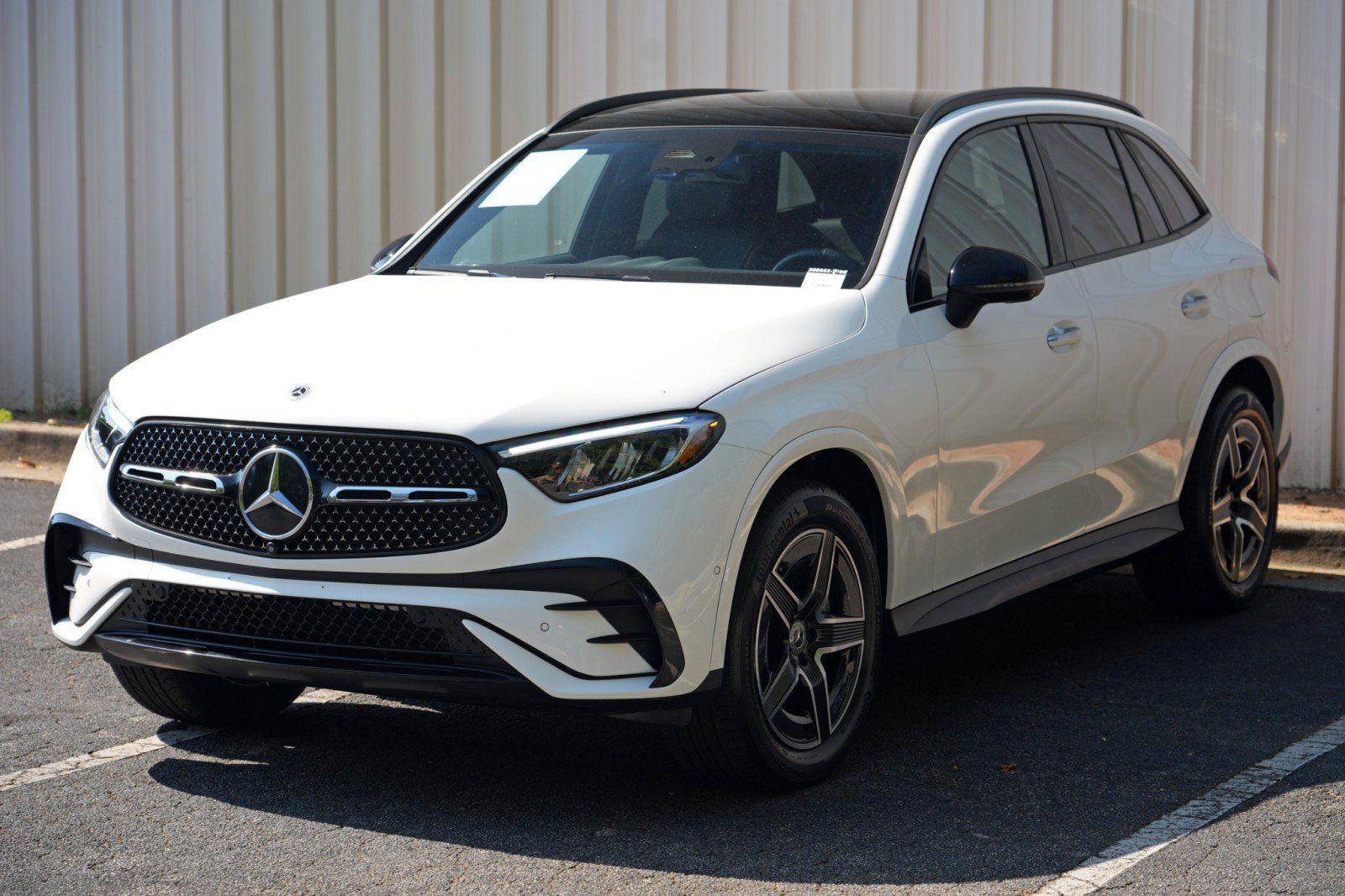 Used 2025 Mercedes-Benz GLC 350e 4MATIC w/ AMG Line image 53