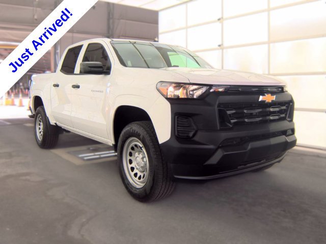 Used 2024 Chevrolet Colorado W/T w/ Safety Package RWD image 2