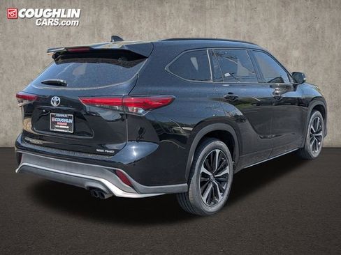 Used 2022 Toyota Highlander XSE AWD/4WD image 7