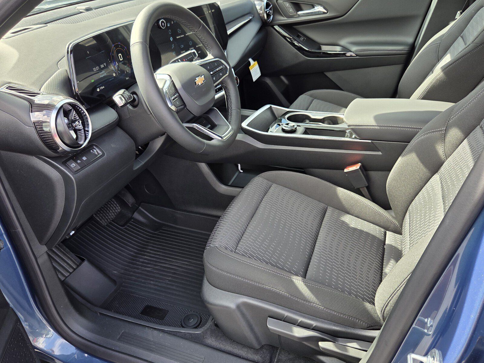 New 2027 Chevrolet Equinox ACTIV w/ Safety and Technology Package FWD image 5