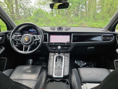 Used 2021 Porsche Macan AWD/4WD image 45