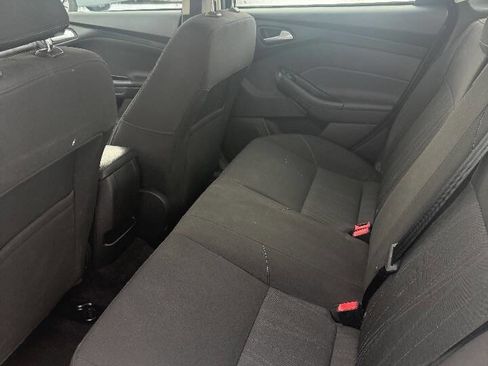 Used 2017 Ford Focus SE image 9
