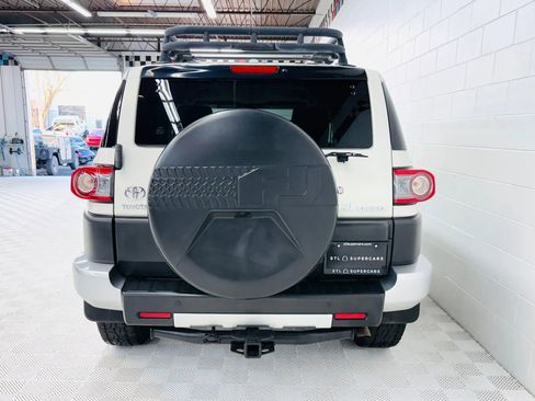 Used 2012 Toyota FJ Cruiser 2WD w/ Upgrade Pkg image 14