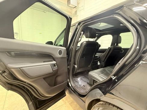 Used 2017 Land Rover Discovery SE AWD/4WD image 42