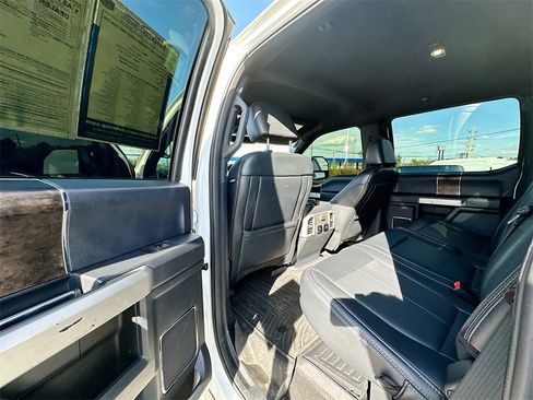 Certified 2022 Ford F250 Lariat w/ Lariat Ultimate Package image 17