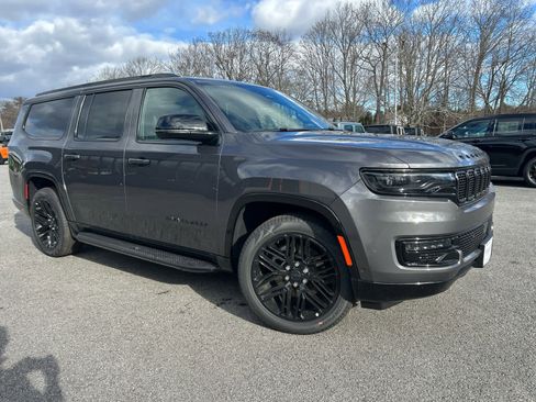 New 2025 Jeep Wagoneer L Series II w/ Premium Group I image 2