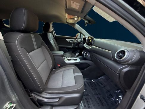 Used 2025 Chevrolet Blazer LT FWD image 17
