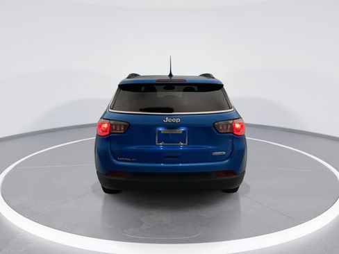 Used 2019 Jeep Compass Latitude FWD image 5