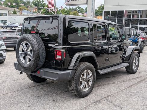 Used 2022 Jeep Wrangler Unlimited Sahara w/ Cold Weather Group AWD/4WD image 6
