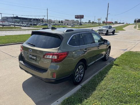 Used 2017 Subaru Outback 3.6R Touring w/ Popular Package #5A AWD/4WD image 5